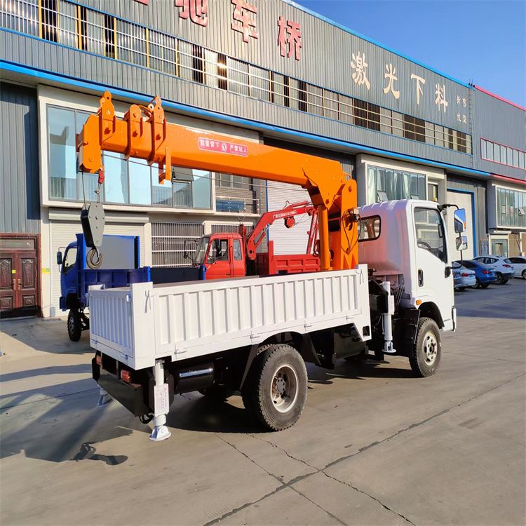 阳原县三轮随车吊定制 农用改装机自备吊中瑞长期出售